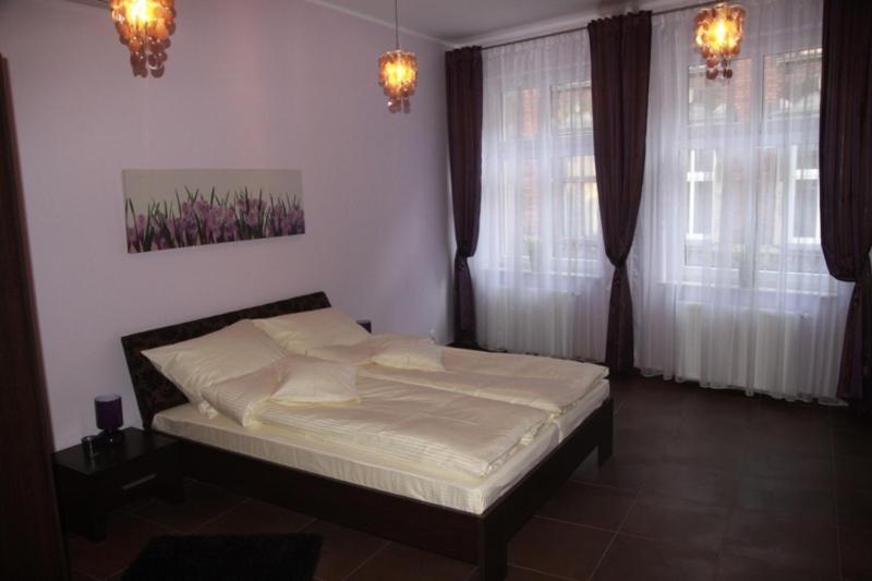 Apart-Lux Aparthotel Bytom Habitación foto